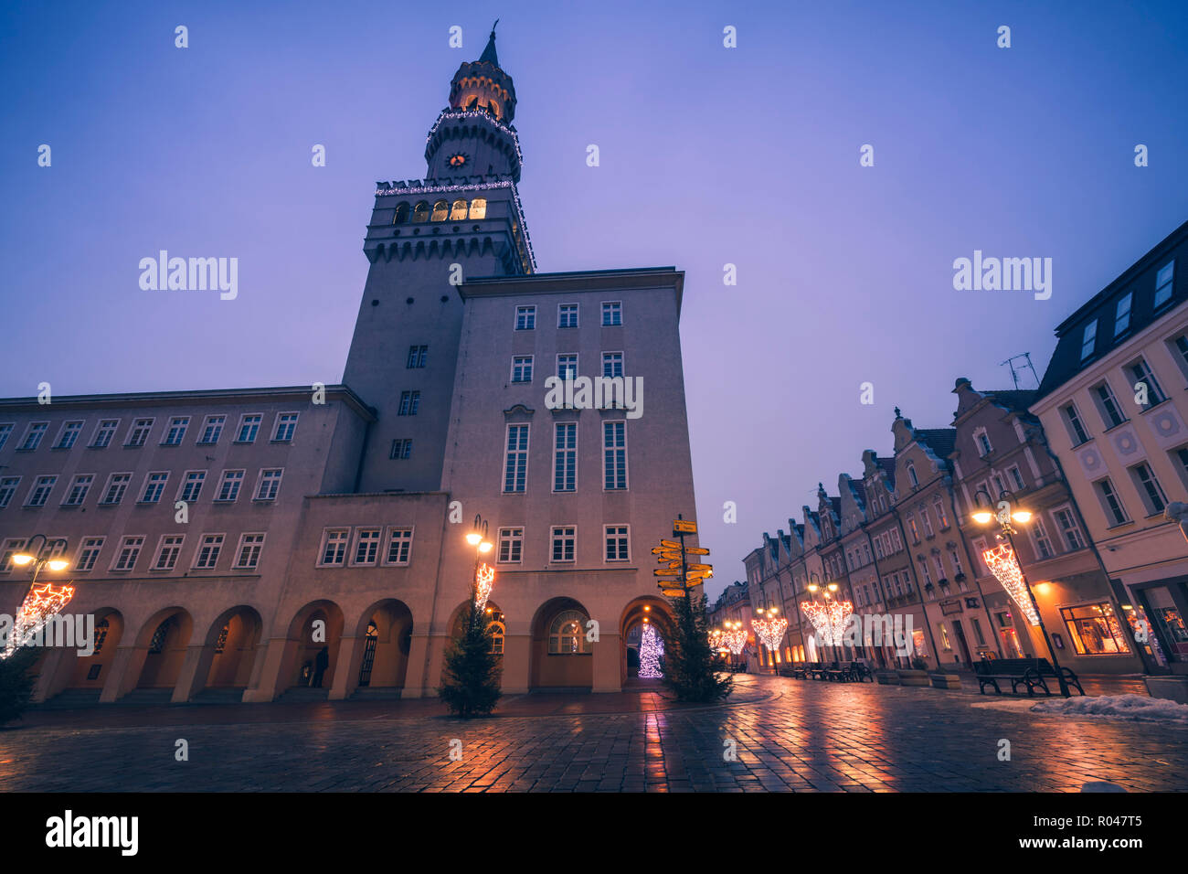 Das rathaus in opole Fotos und Bildmaterial in hoher Auflösung Alamy