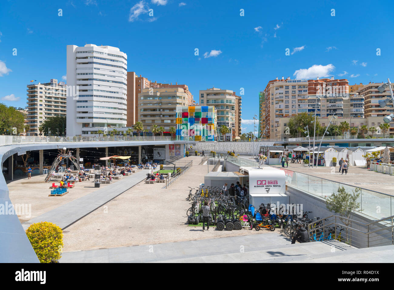 Muelle Uno shopping Center in Richtung des Centre Pompidou Centre Pompidou Malaga (Malaga), Malaga, Costa del Sol, Andalusien, Spanien Suche Stockfoto