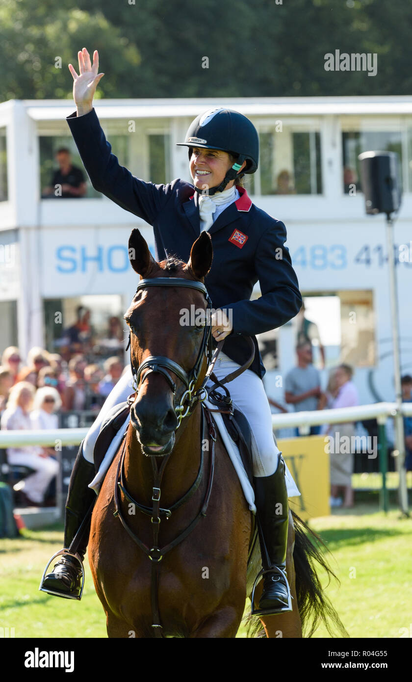 Piggy Französisch und WANEN KAMIRA während der Preisverleihung der Land Rover Burghley Horse Trials, 2. September 2018. Stockfoto