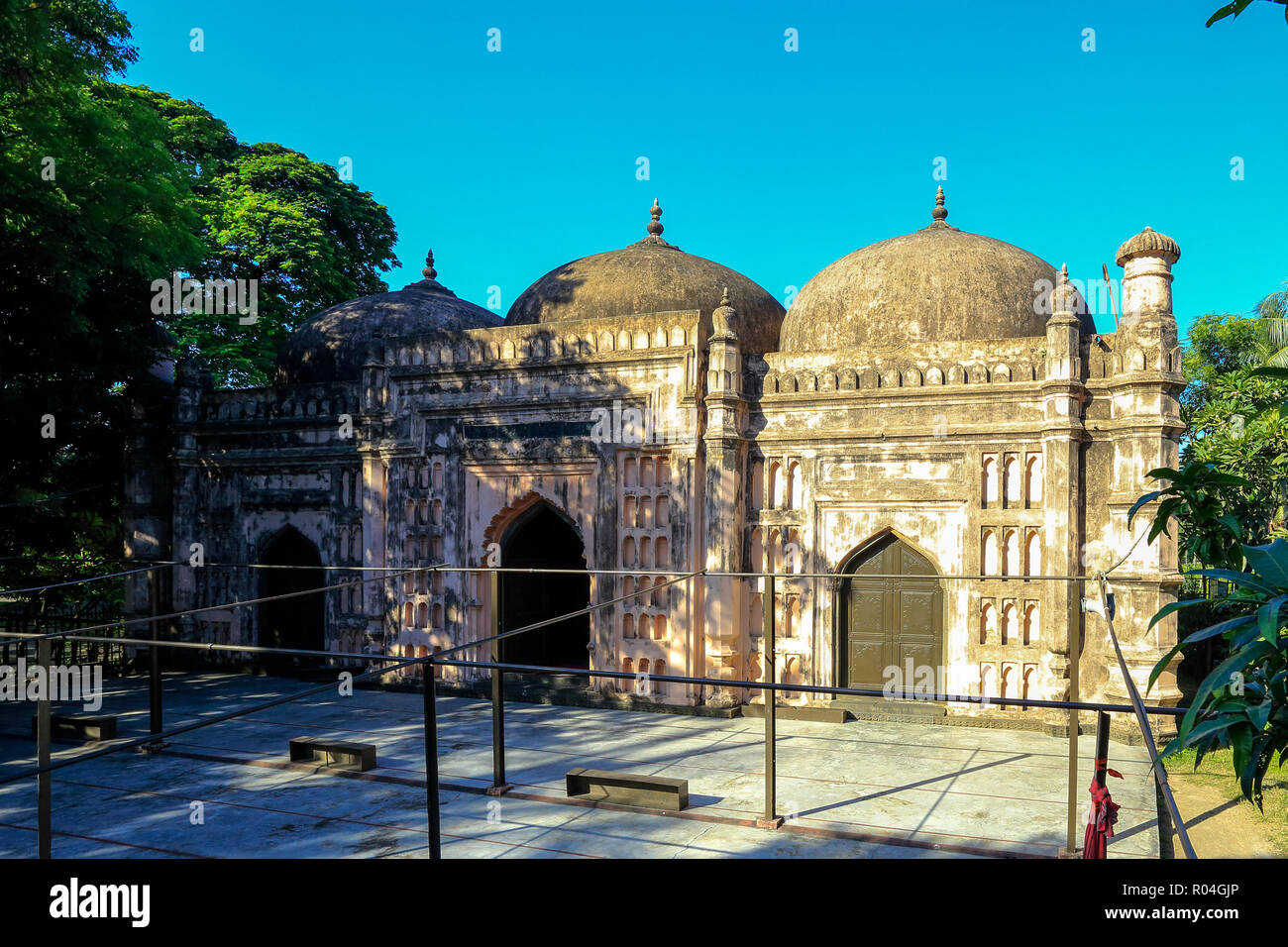 Shahbaz Khan Moschee oder Haji Khwaja Shahbaz Moschee ist ein historischen Moschee in Dhaka, Bangladesh. Ein Kaufmann, der Prinz von Dhaka, der Hauptstadt von Haji khwaja Shahbaz Stockfoto