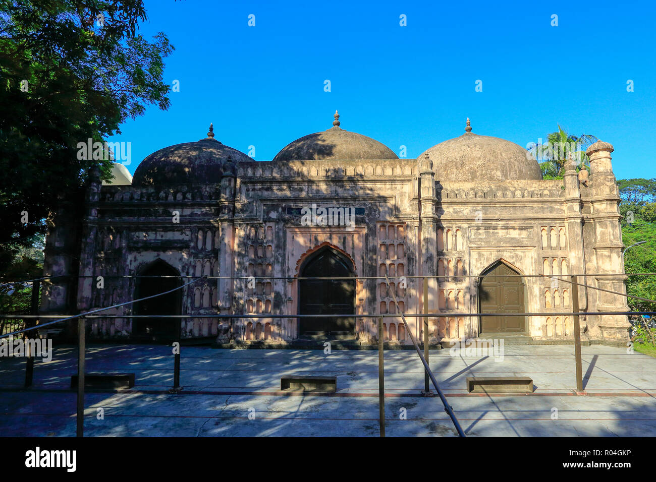 Shahbaz Khan Moschee oder Haji Khwaja Shahbaz Moschee ist ein historischen Moschee in Dhaka, Bangladesh. Ein Kaufmann, der Prinz von Dhaka, der Hauptstadt von Haji khwaja Shahbaz Stockfoto