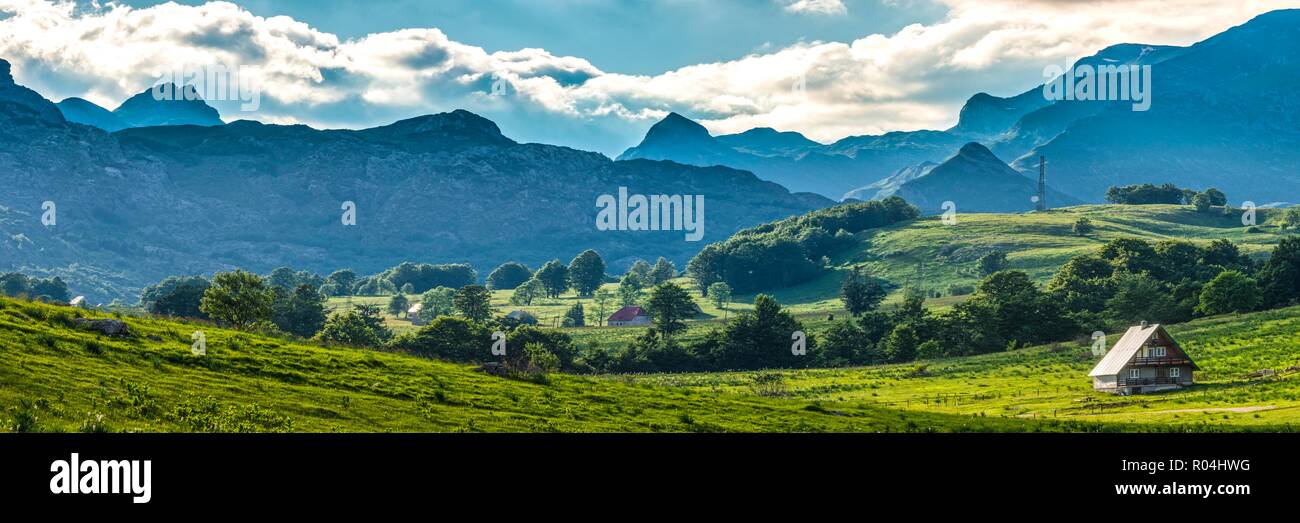 MONTENEGRO, DURMITOR. Die Berge, sehr beliebt für Wanderungen und Wintersport, ist 1980 von der UNESCO zum Weltkulturerbe ernannt erklärt Stockfoto