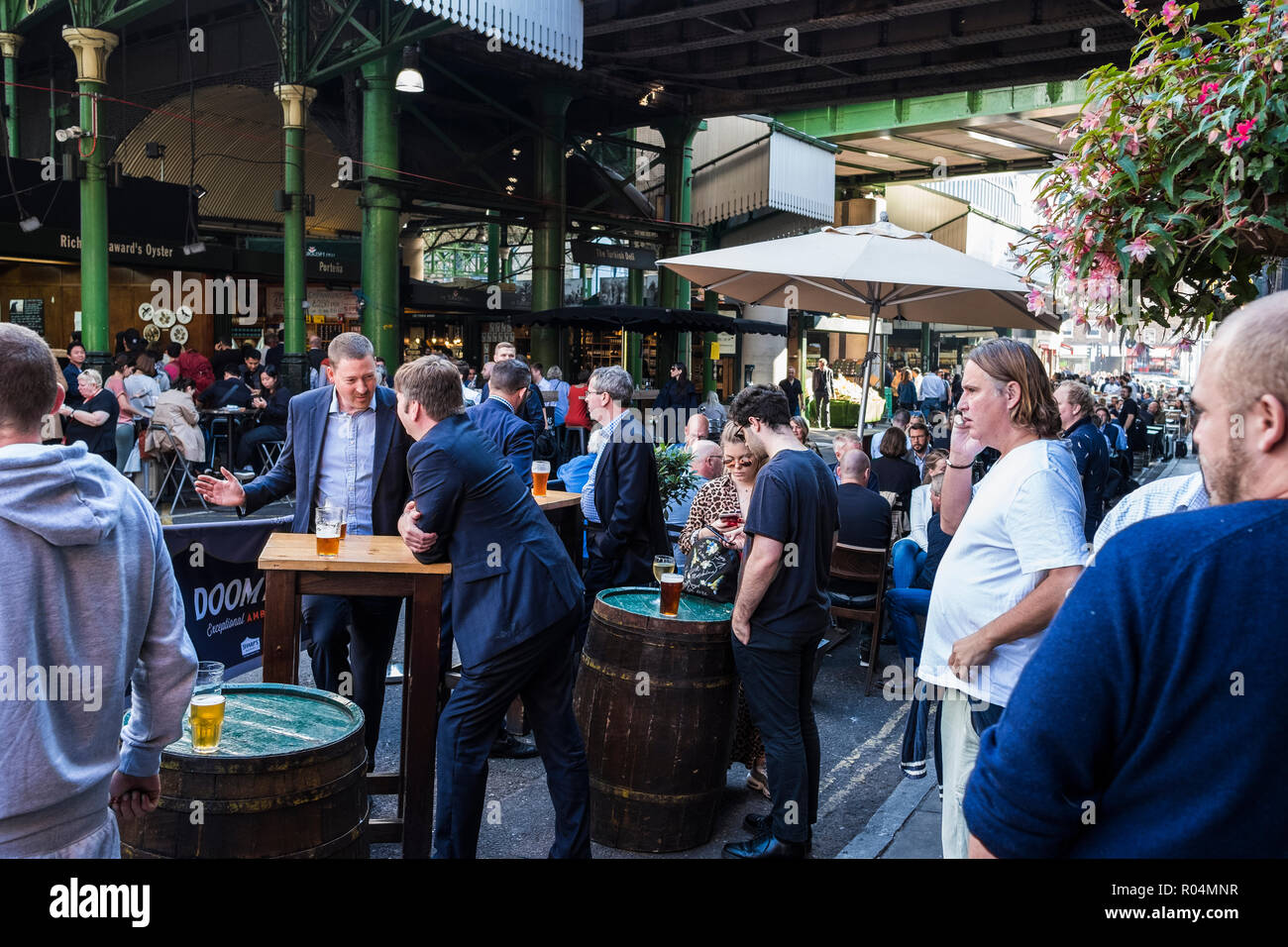 Borough Market im Stadtteil Southwark ist einer der größten und ältesten Märkte in London, England, Großbritannien Stockfoto