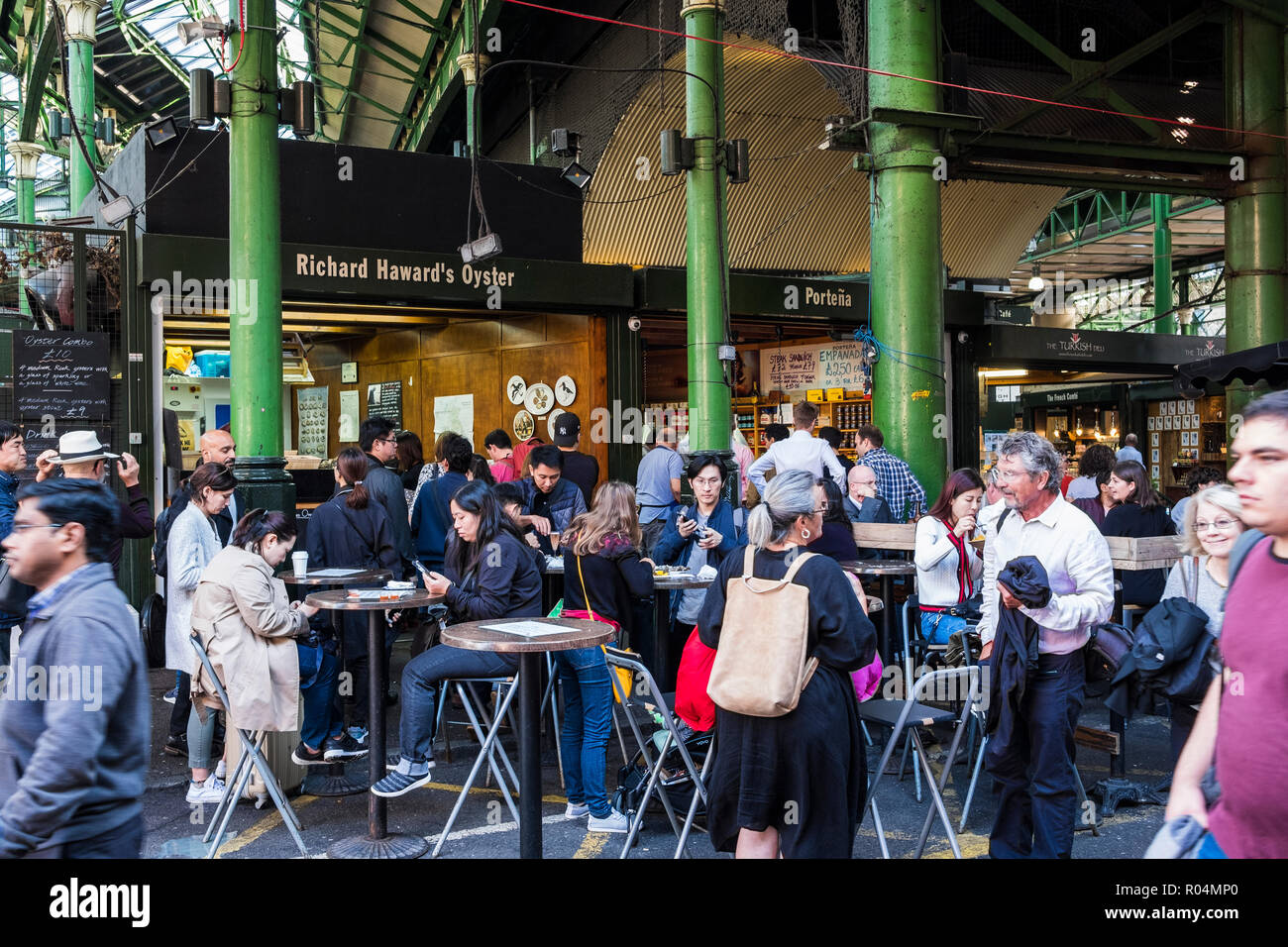 Borough Market im Stadtteil Southwark ist einer der größten und ältesten Märkte in London, England, Großbritannien Stockfoto