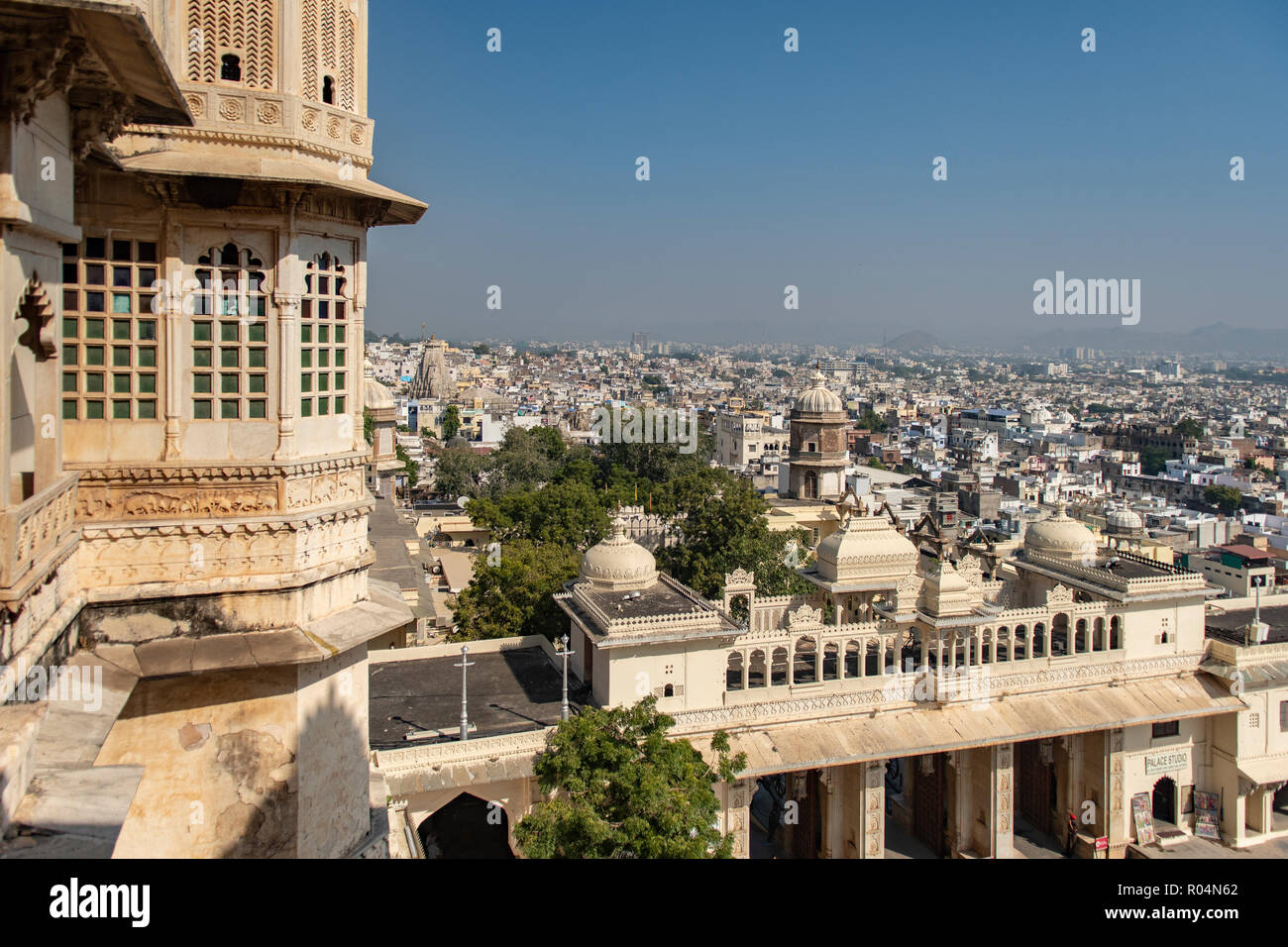 Blick auf die Stadt von City Palace, Udaipur, Rajasthan, Indien Stockfoto