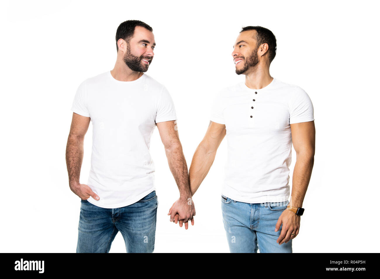 Junge Homosexuelle Homosexuelles Paar lieben einander auf einem weißen Hintergrund. Stockfoto