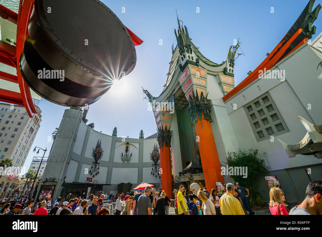 Blick auf Grauman's Chinese Theatre am Hollywood Boulevard, Hollywood, Los Angeles, Kalifornien, Vereinigte Staaten von Amerika, Nordamerika Stockfoto