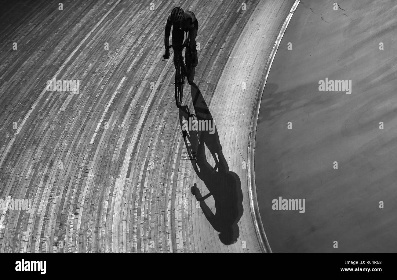 Eine allgemeine Ansicht des Reiters bei Tag vier der sechs Tag Reihe bei Lee Valley Velopark, London Stockfoto