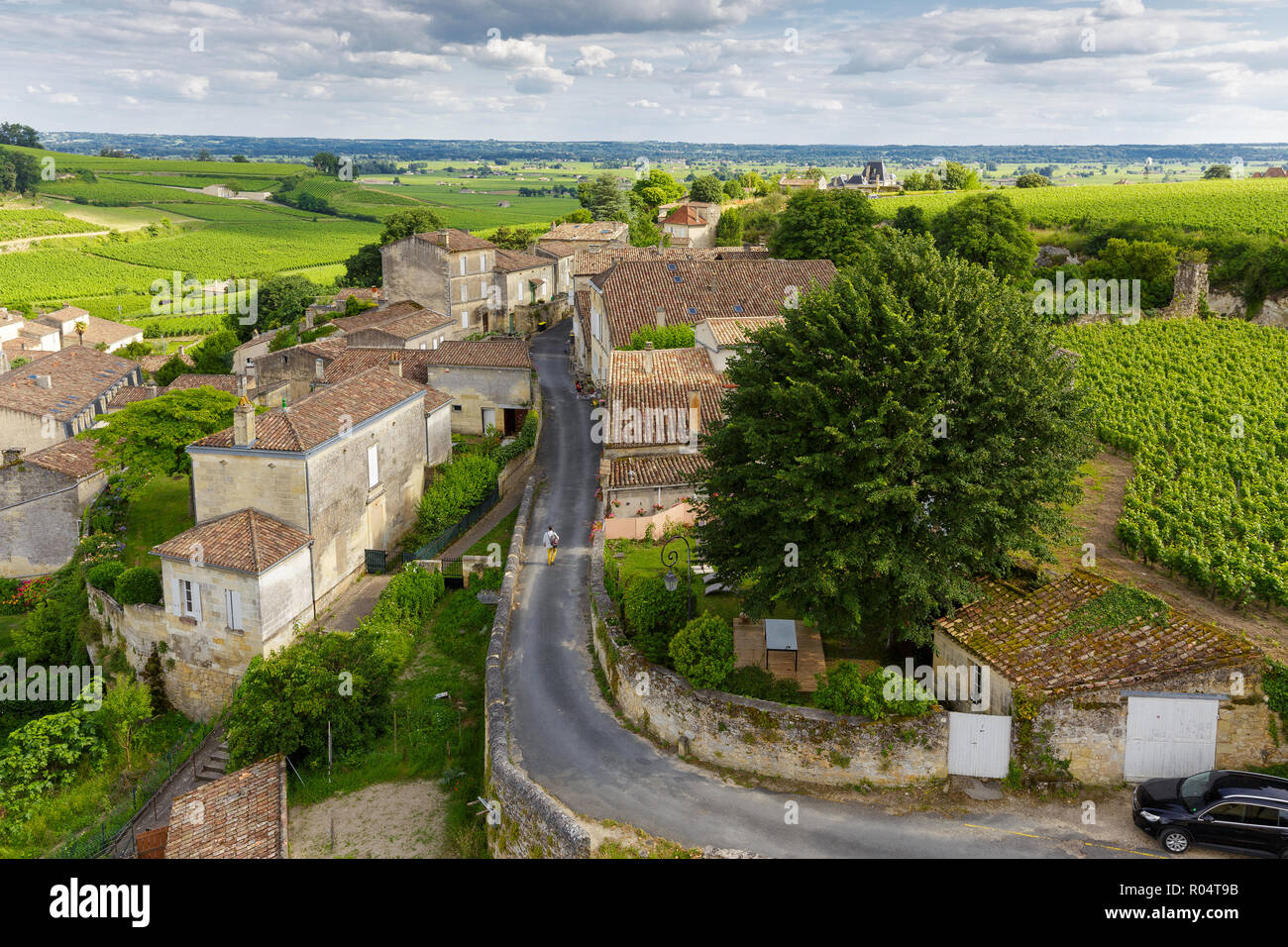 Französisches Dorf und Weinberg im Saint Emilion, UNESCO-Weltkulturerbe, in der Nähe von Bordeaux, Frankreich Stockfoto