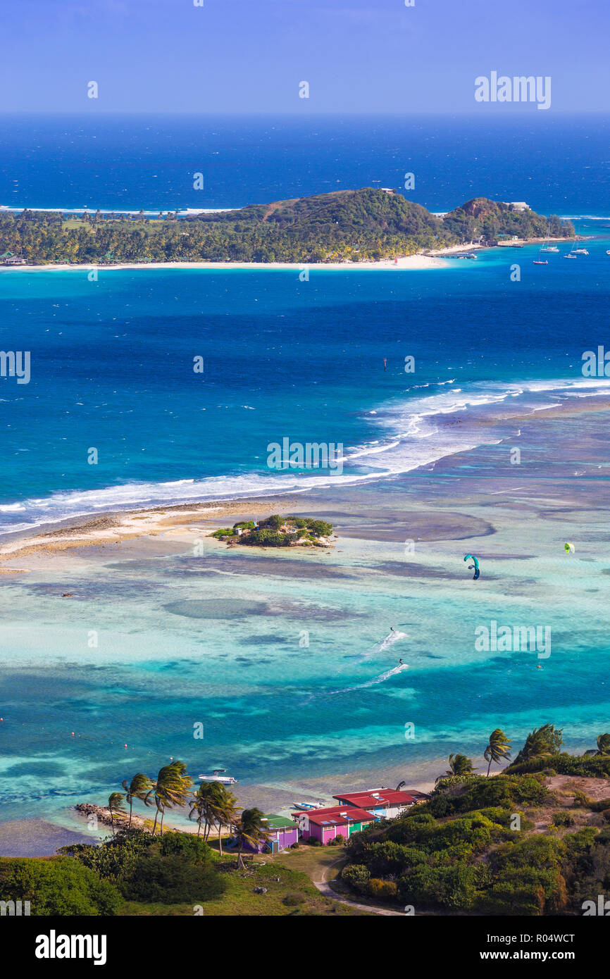 Blick auf Palm Island, Union Island, den Grenadinen, St. Vincent und die Grenadinen, Karibik, Karibik, Zentral- und AmericaIsland Stockfoto