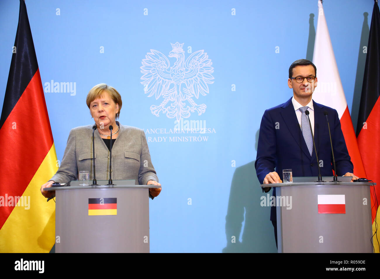 Warschau, Polen, 2. November 2018: Premierminister Mateusz Morawiecki statt Gemeinsame Pressekonferenz mit Bundeskanzlerin Merkel nach deutsch-polnischen Regierungskonsultationen. © Jake Ratz/Alamy leben Nachrichten Stockfoto