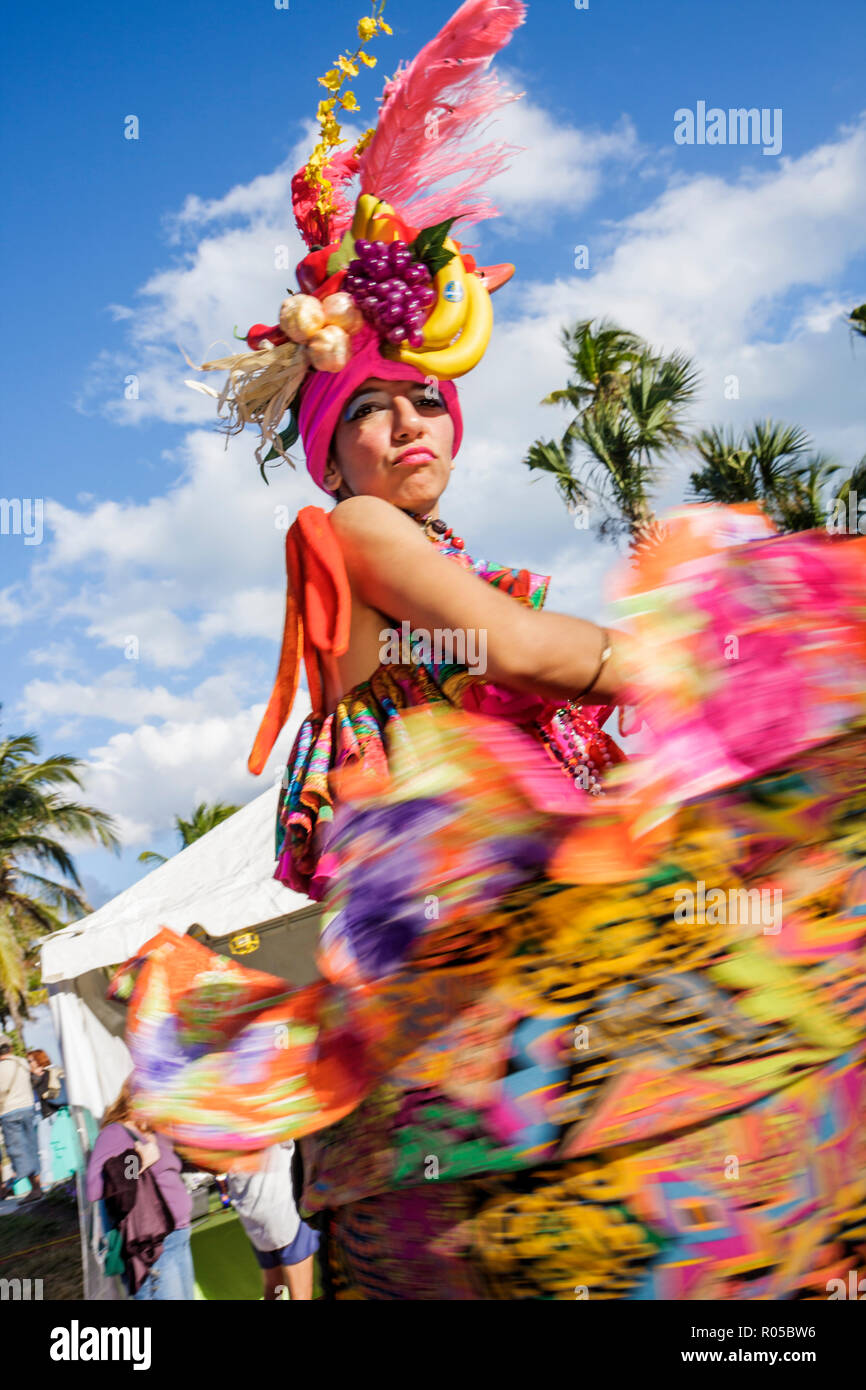 Miami Beach, Florida, Ocean Drive, Art déco-Wochenende, Architektur, Architektur, Festival, Event, Feier, lateinamerikanische lateinamerikanische lateinamerikanische Einwanderer, Immigran Stockfoto