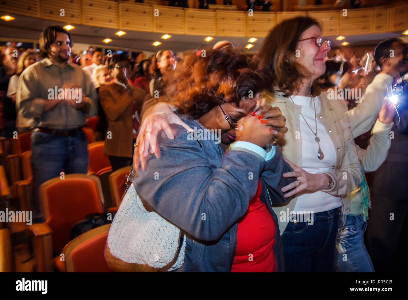 Miami Florida,Adrienne Arsht Center,2009 Präsidenteneinweihung Simulcast,Barack Obama,historisches Ereignis,Feier,Publikum,Schwarze Schwarze ein Stockfoto