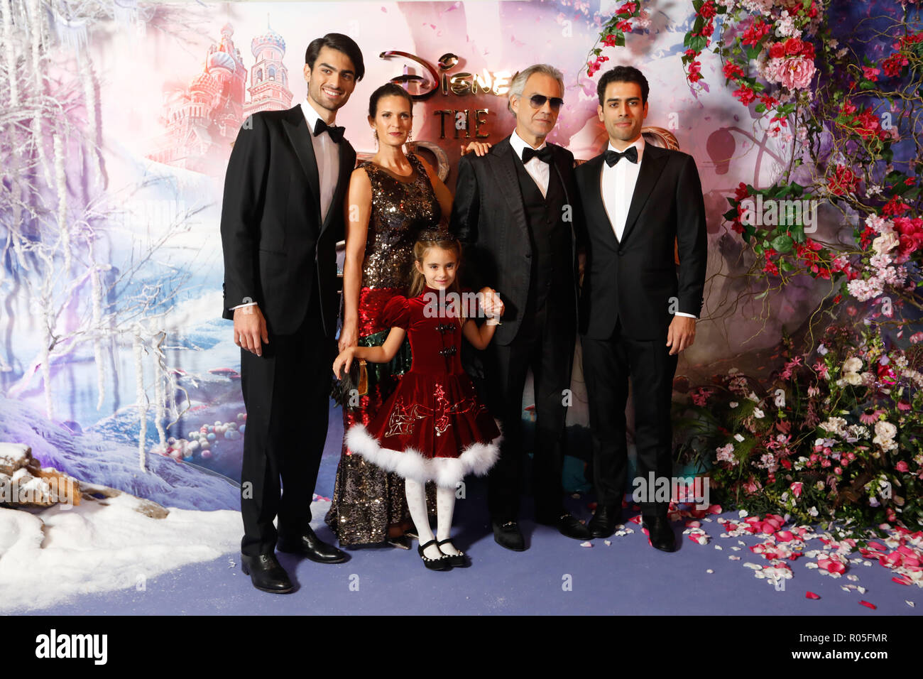 pics Andrea Bocelli Family Photos https www alamy de andrea bocelli matteo bocelli familien und die europaische erstauffuhrung der nussknacker und der vier bereiche gehalten am vue westfield london press association foto bild datum donnerstag 1 november 2018 foto david parrypa kabel image223856887 html