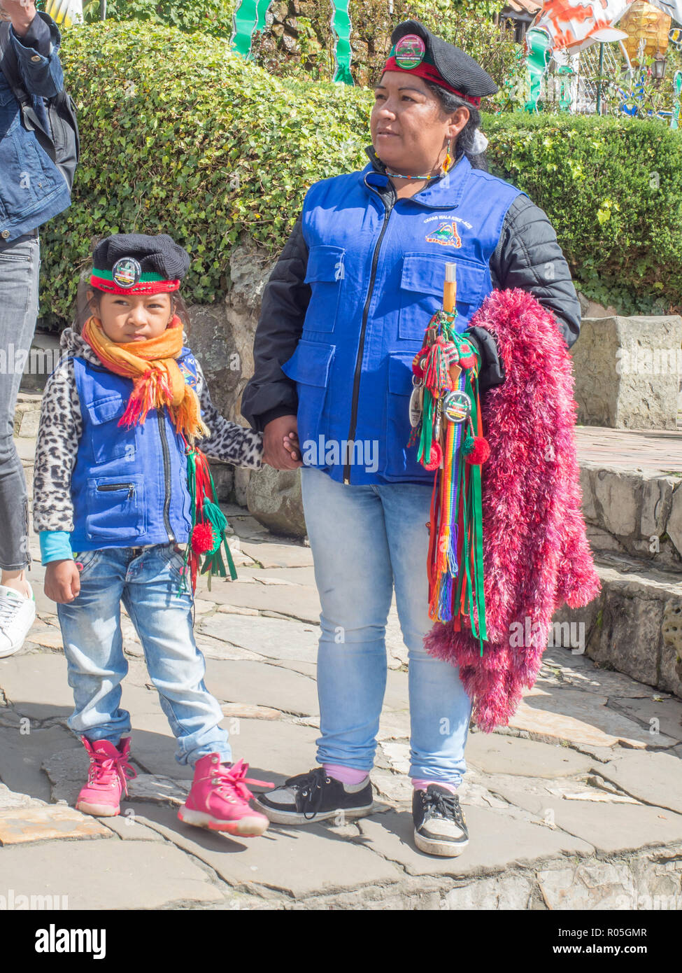 Bogota, Kolumbien - 01. Dezember 2017: ein Stamm aus dem Norden Kolumbiens. KIWE CXHAB WALA. Die indigene Bevölkerung des nördlichen Cauca. Gebiet der Großen Abschleppen Stockfoto