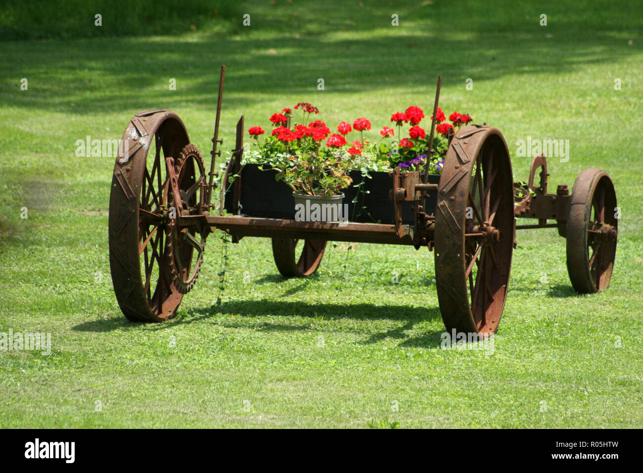 Wagon Wheel As Decoration Stockfotos & Wagon Wheel As Decoration Bilder