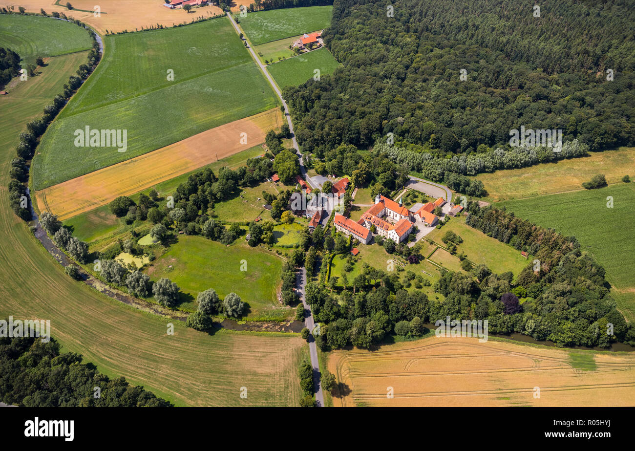 Luftaufnahme, Überblick Vinnenberg Abtei - Ort der geistlichen Erfahrungen, Landgasthof - Hotel zum Kühlen Grunde, Bever, State Forest Vinnenberger Busch, Ware Stockfoto