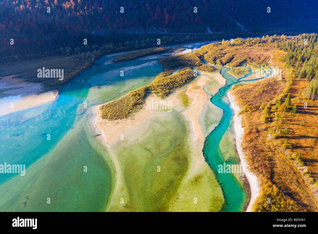 Isar, an der Zufluss in die sylvenstein See, Sylvenstein Stausee, drone Bild, Lenggries, Isarwinkel, Oberbayern, Bayern Stockfoto