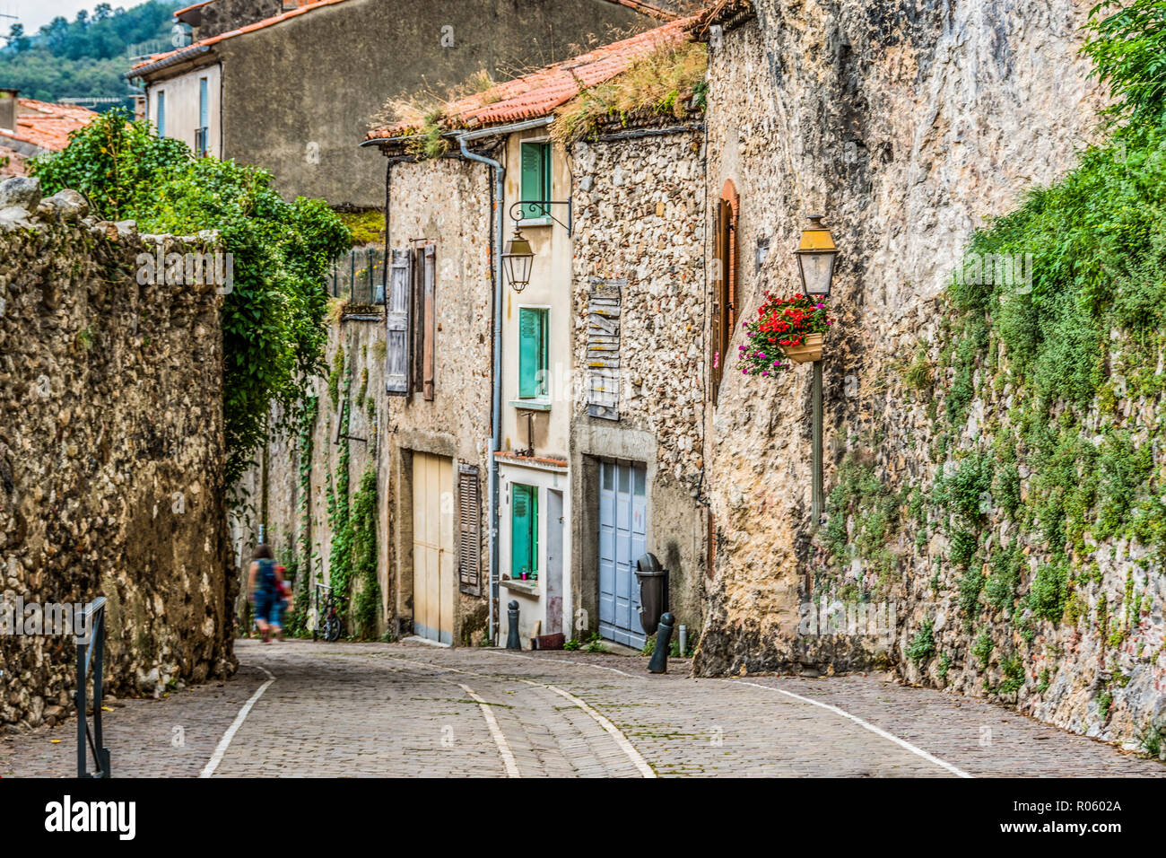 Gepflasterte Straße von Villa Foix Dorf in der Nähe der Navarra Pyrenäen ariege Frankreich Stockfoto
