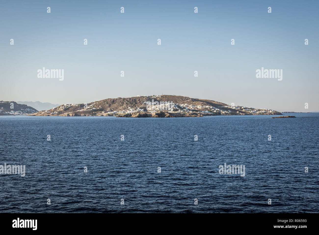 Wandern rund um Mykonos, unter den alten Mühlen, strand, meer Stockfoto