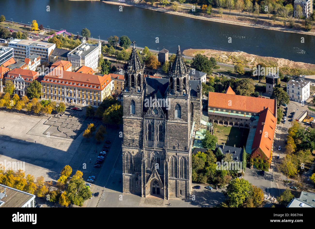 Luftaufnahme, Magdeburger Dom, Cathedral Square neben dem Bundesministerium der Justiz und die Gleichheit von Sachsen-anhalt, Magdeburg-Altstadt, Magdeburg, Sachsen Stockfoto