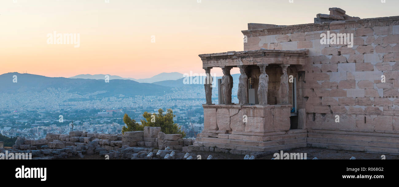 Portal der Dirnen (karyatiden), Erechtheion, Akropolis bei Sonnenuntergang, UNESCO-Weltkulturerbe, Athen, Attika, Griechenland, Europa Stockfoto