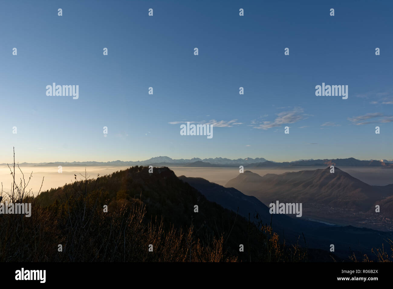 Panoramablick von der Sternwarte G.V. Schiappareli Stockfoto