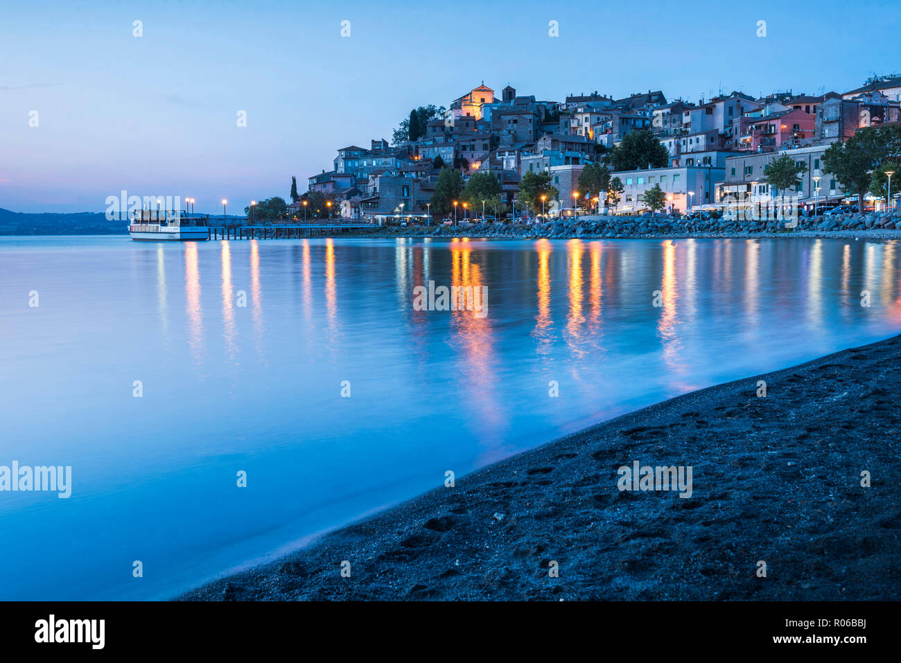 Bracciano See bei Nacht, Aguillara River, Provinz Rom, Latium, Italien, Europa Stockfoto