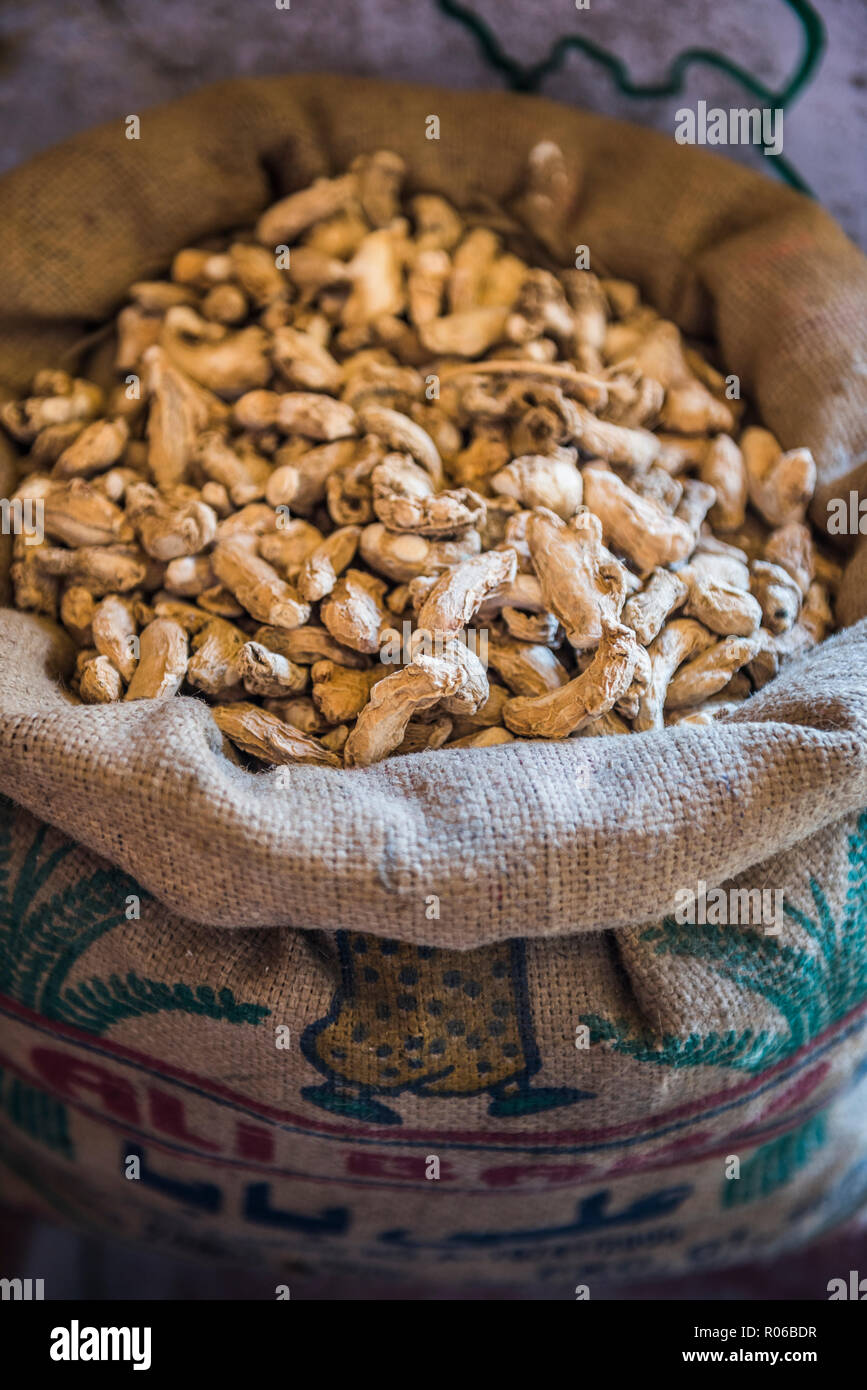 Ingwer für Verkauf zu einem Spice Market in Fort Kochi (Cochin), Kerala, Indien, Asien Stockfoto