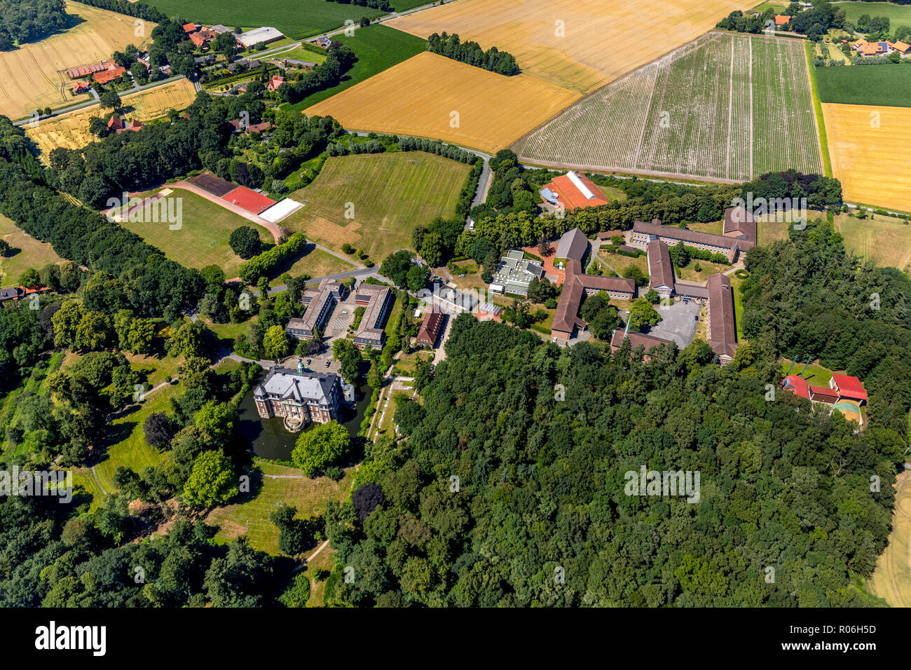 Luftaufnahme, Schloss Loburg, Wasser Schloss, Collegium Jahanneum hohe Schule und Internat, Holtkamp graben Loburg, Ostbevern, Münsterland,R Stockfoto