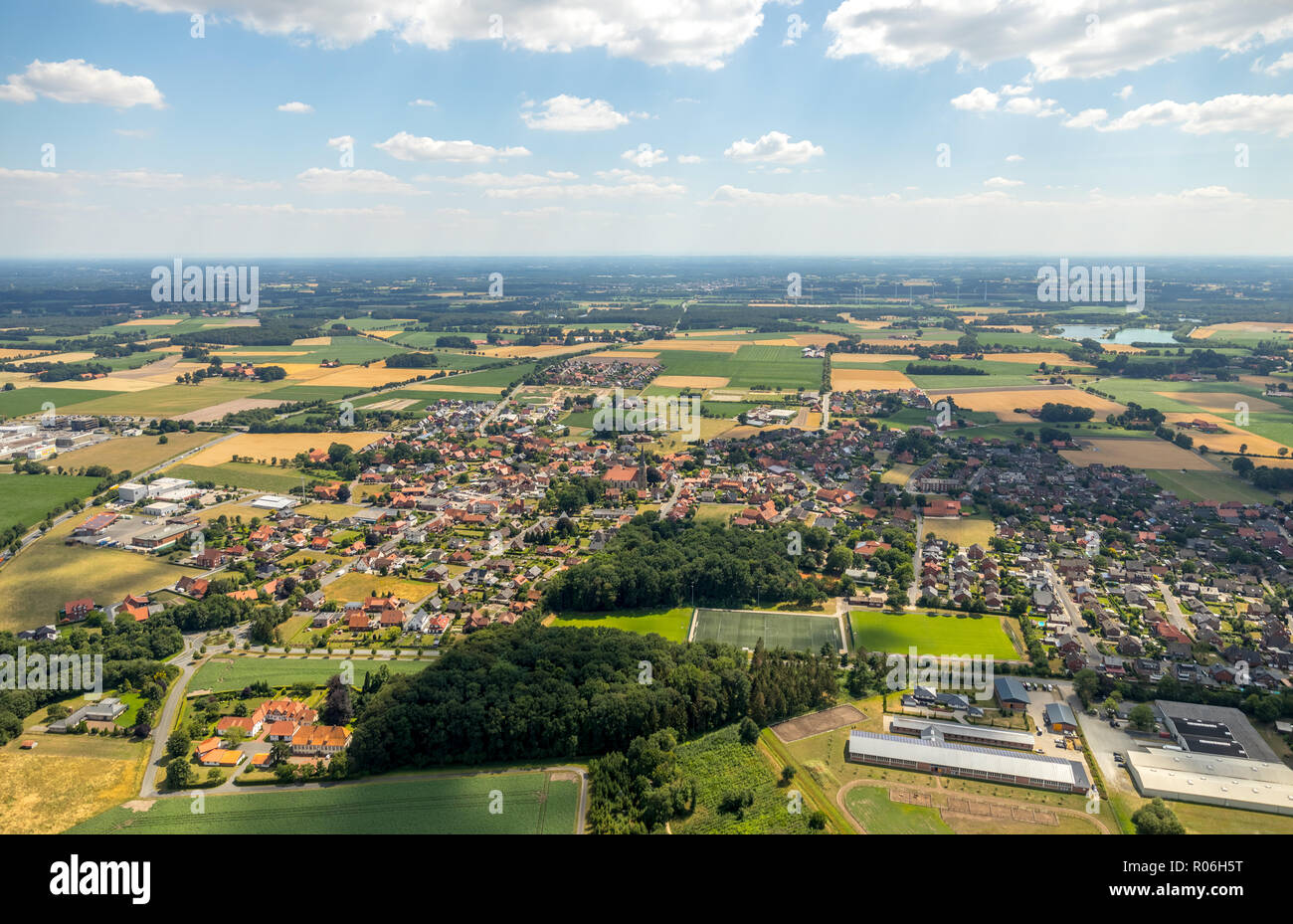 Luftbild, Übersicht Füchtorf, Reitzentrum Messerschmidt-Hahn, SC Früchtorf, Sportplatz, Milter Straße, Warendorf Sassenberg, Muenster, noch Stockfoto