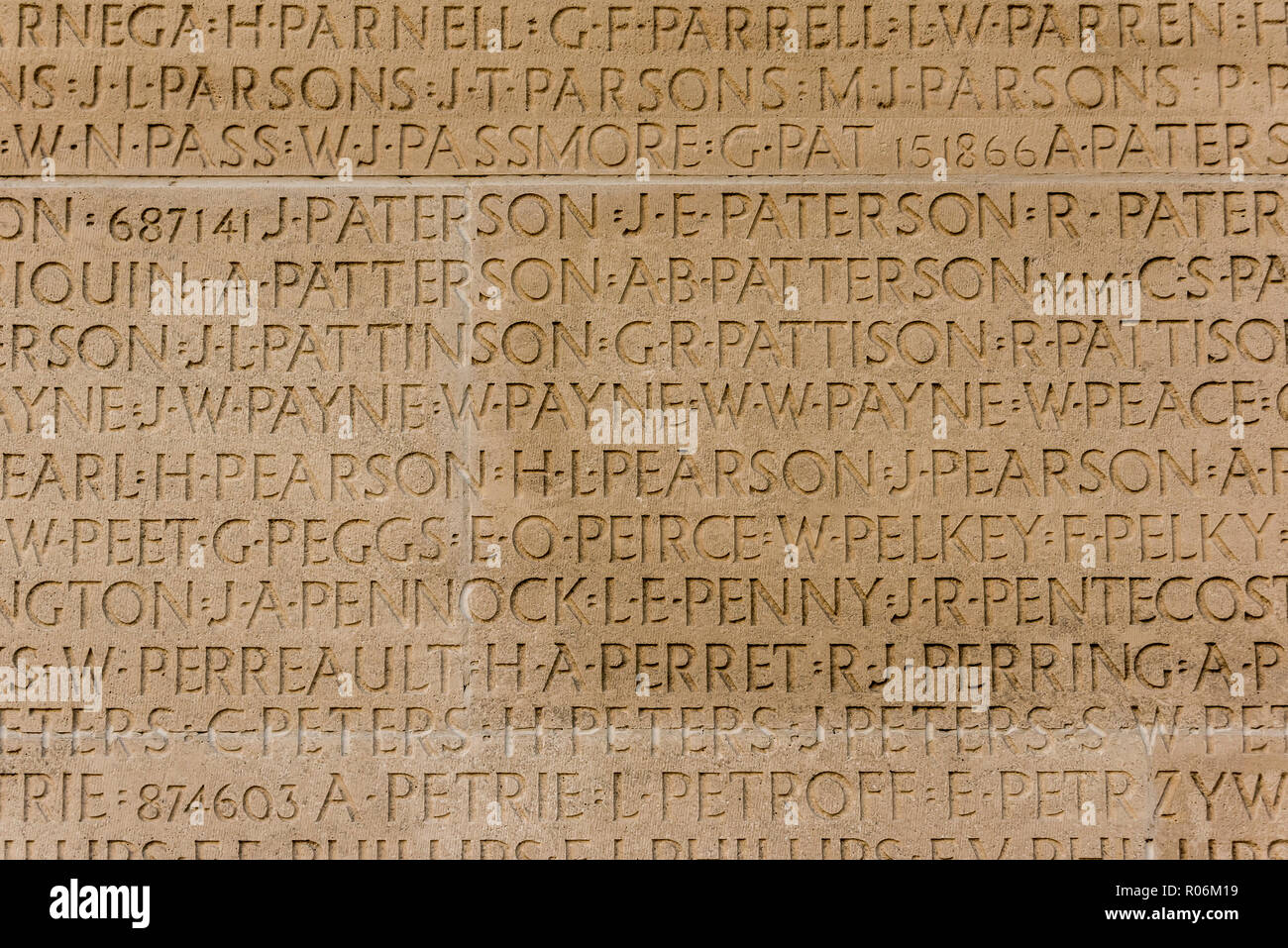 Inscribed Namen der gefallenen Soldaten am kanadischen Ersten Weltkrieg Denkmal an der Vimy Ridge in der Nähe von Arras Frankreich 001 Stockfoto