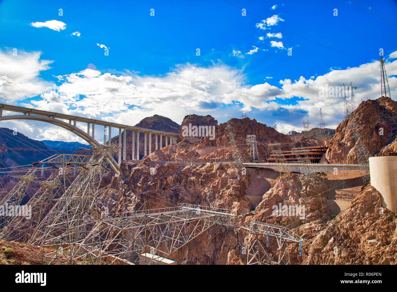 Hoover Dam Power Türme und Brücken Stockfoto