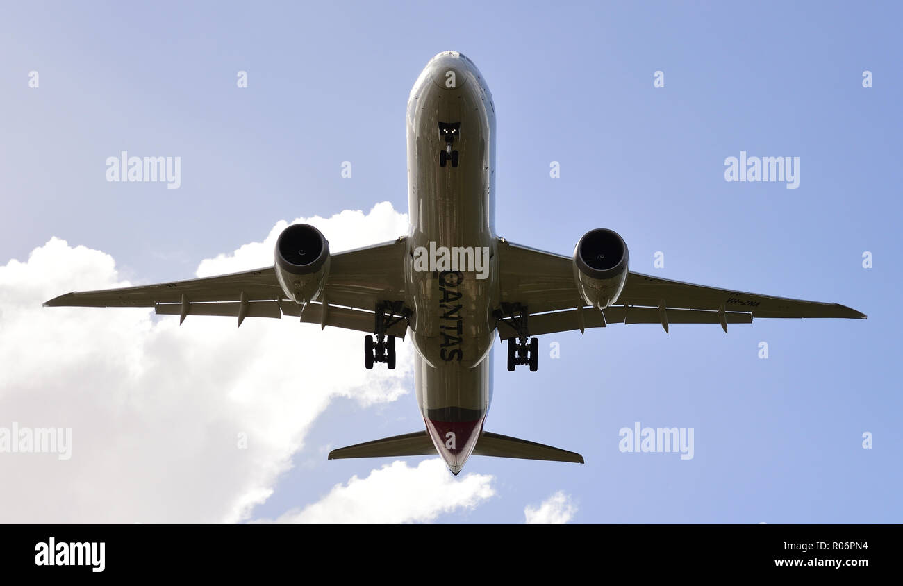 Qantas Boeing 787 im Landeanflug Stockfoto
