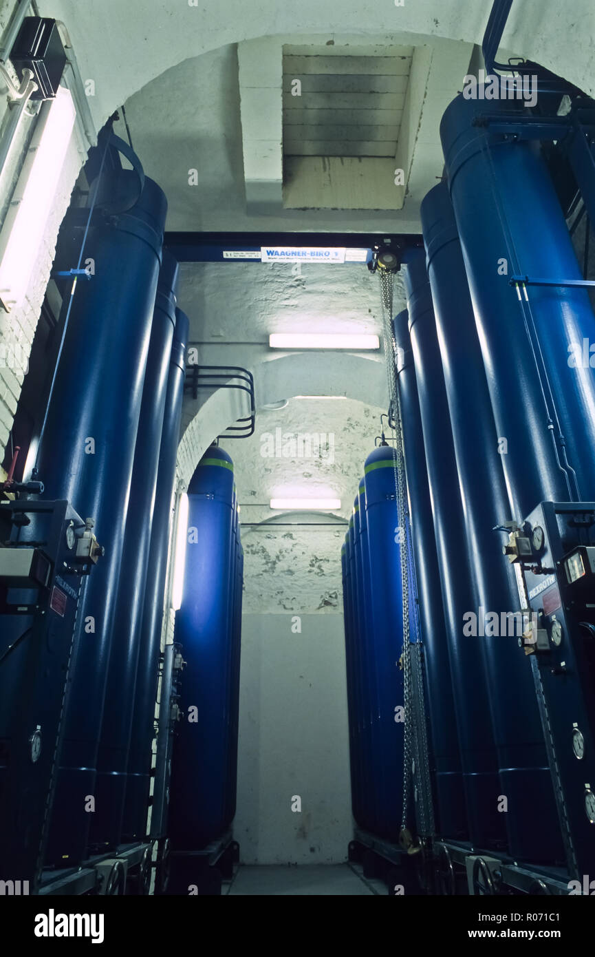 Wien, Ringstraße, Hinter den Kulissen der Wiener Staatsoper, Hydraulik - Wien, Ringstraße, Staatsoper, hinter den Kulissen Stockfoto