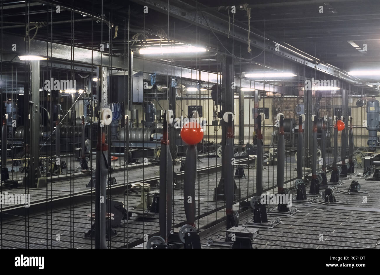 Wien, Ringstraße, Hinter den Kulissen der Wiener Staatsoper, Bühnentechnik, Schnürboden - Wien, Ringstraße, Staatsoper, hinter den Kulissen Stockfoto