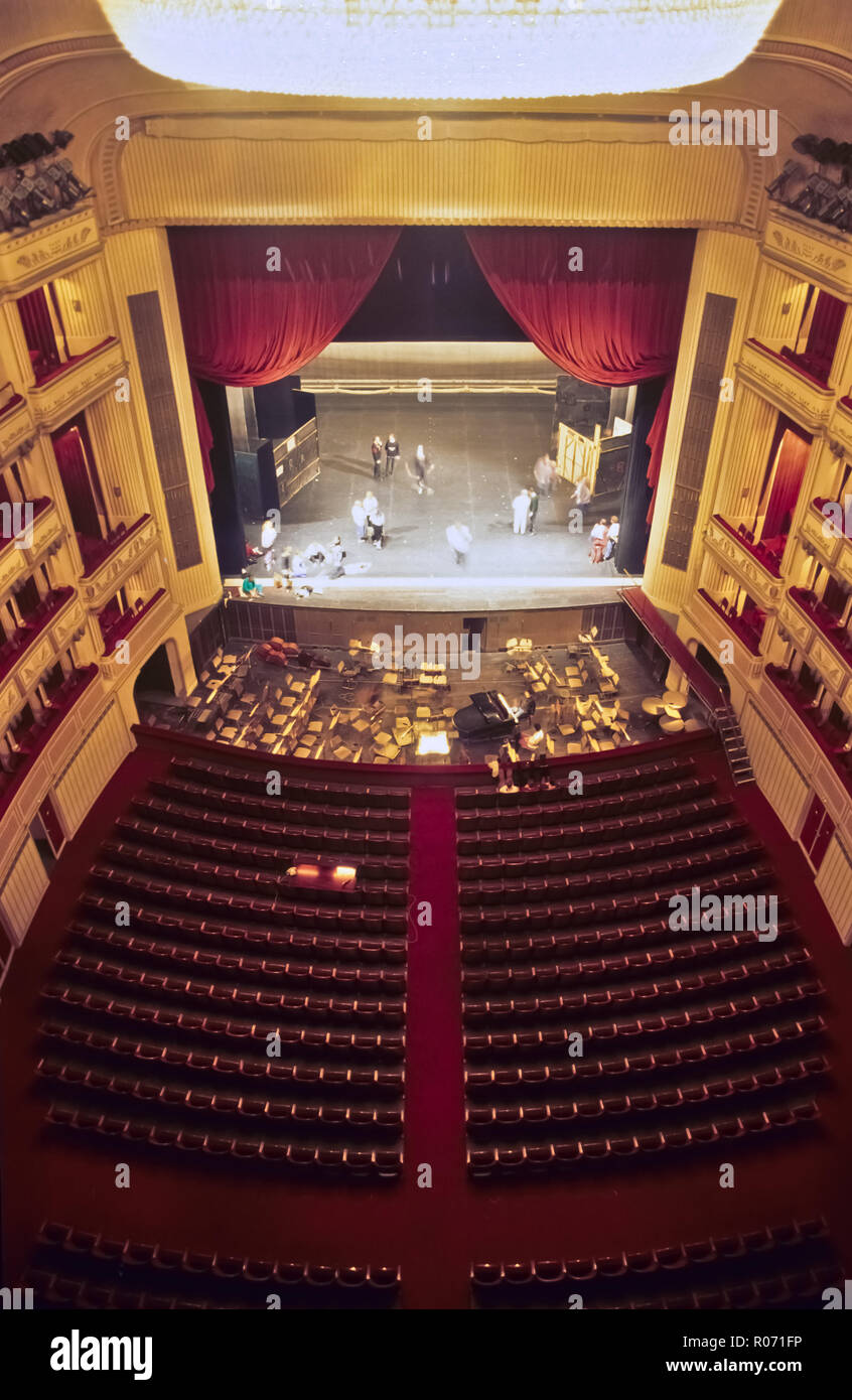 Wien, Ringstraße, die Wiener Staatsoper, Zuschauerraum - Wien, Ringstraße, Staatsoper, Anbauteile innen Stockfoto