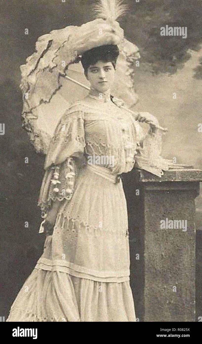 Schönes Foto eines alten Viktorianischen Dame im Kostüm Kleid Stockfoto