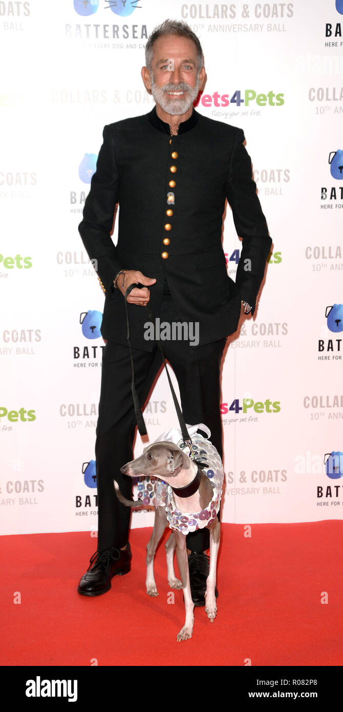 Foto muss Gutgeschrieben © Alpha Presse 078237 01/11/2018 Ben De Lisi am Kragen und Mäntel Galaball 2018 Battersea Evolution in Battersea Park, London statt. Stockfoto