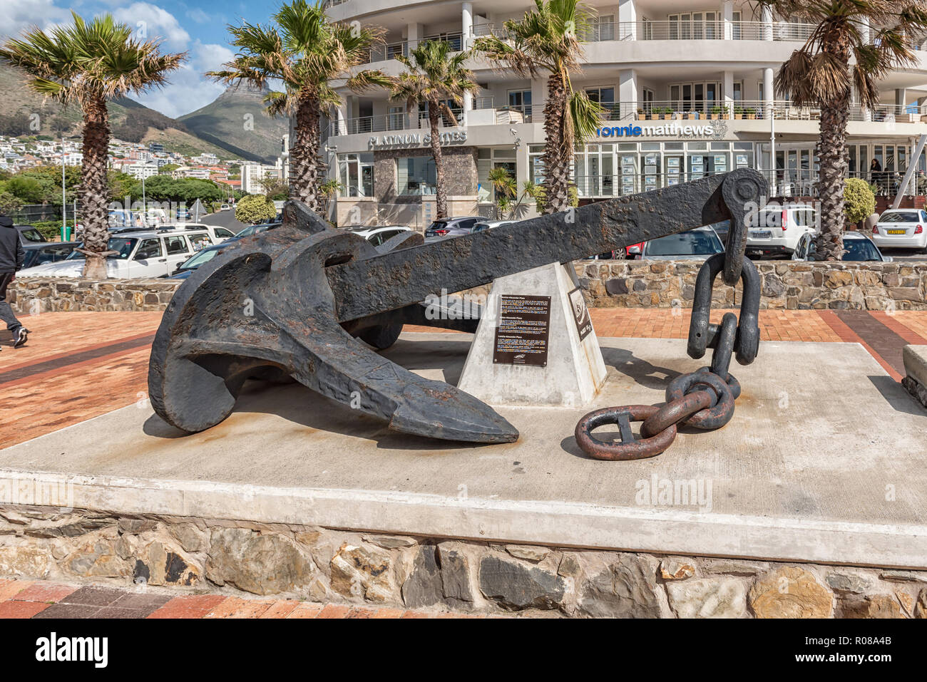 Kapstadt, Südafrika, 17. August 2018: Die historische Anker in Green Point Leuchtturm am Mouille Point in Kapstadt in der Provinz Western Cape Stockfoto