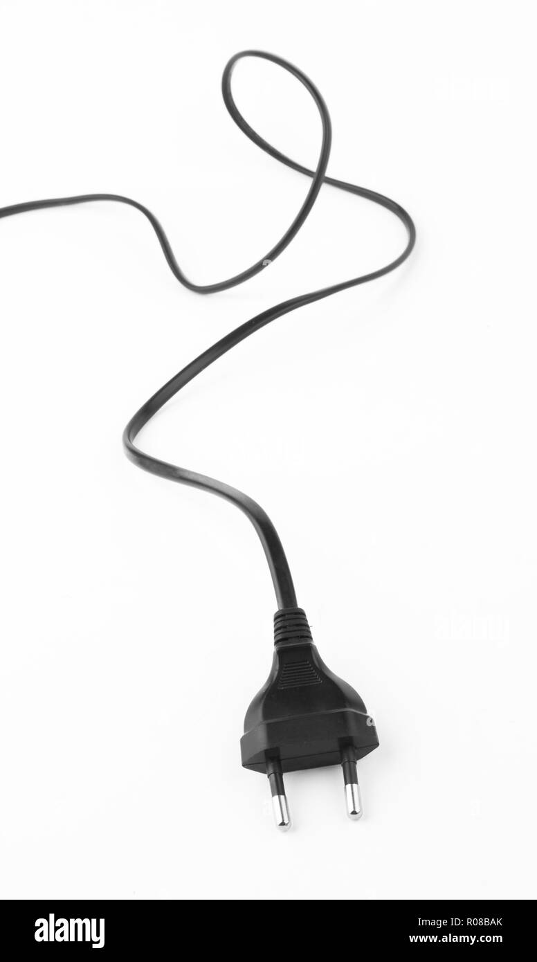 Schwarz elektrische Stecker und Kabel auf weißem Hintergrund Stockfoto