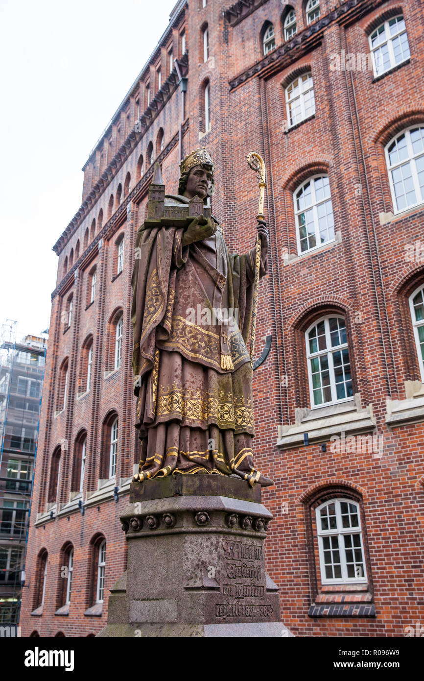 Bischof Ansgar Statue in Hamburg Stockfoto