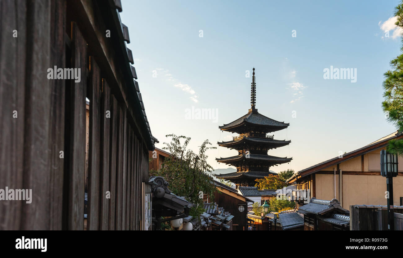 Japan Reiseziel Sehenswürdigkeit, Sanneizaka Straße, Gion, Kyoto am Morgen Stockfoto