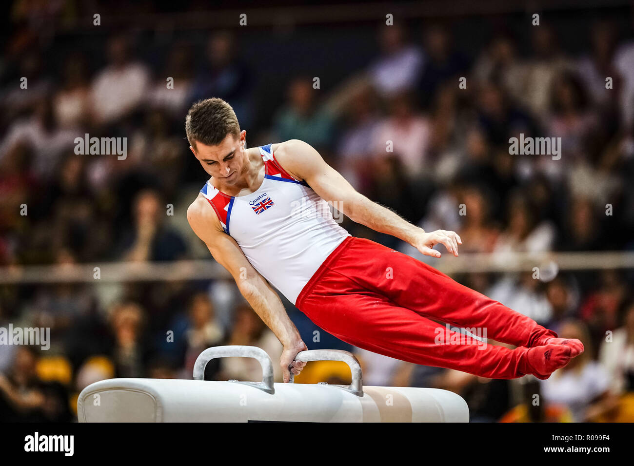 Doha, Katar. November 2, 2018: Max Whitlock von Großbritannien beim Pferd für Männer an die Aspire Dome in Doha, Katar, künstlerische Bild Turn-WM. Ulrik Pedersen/CSM Credit: Cal Sport Media/Alamy leben Nachrichten Stockfoto