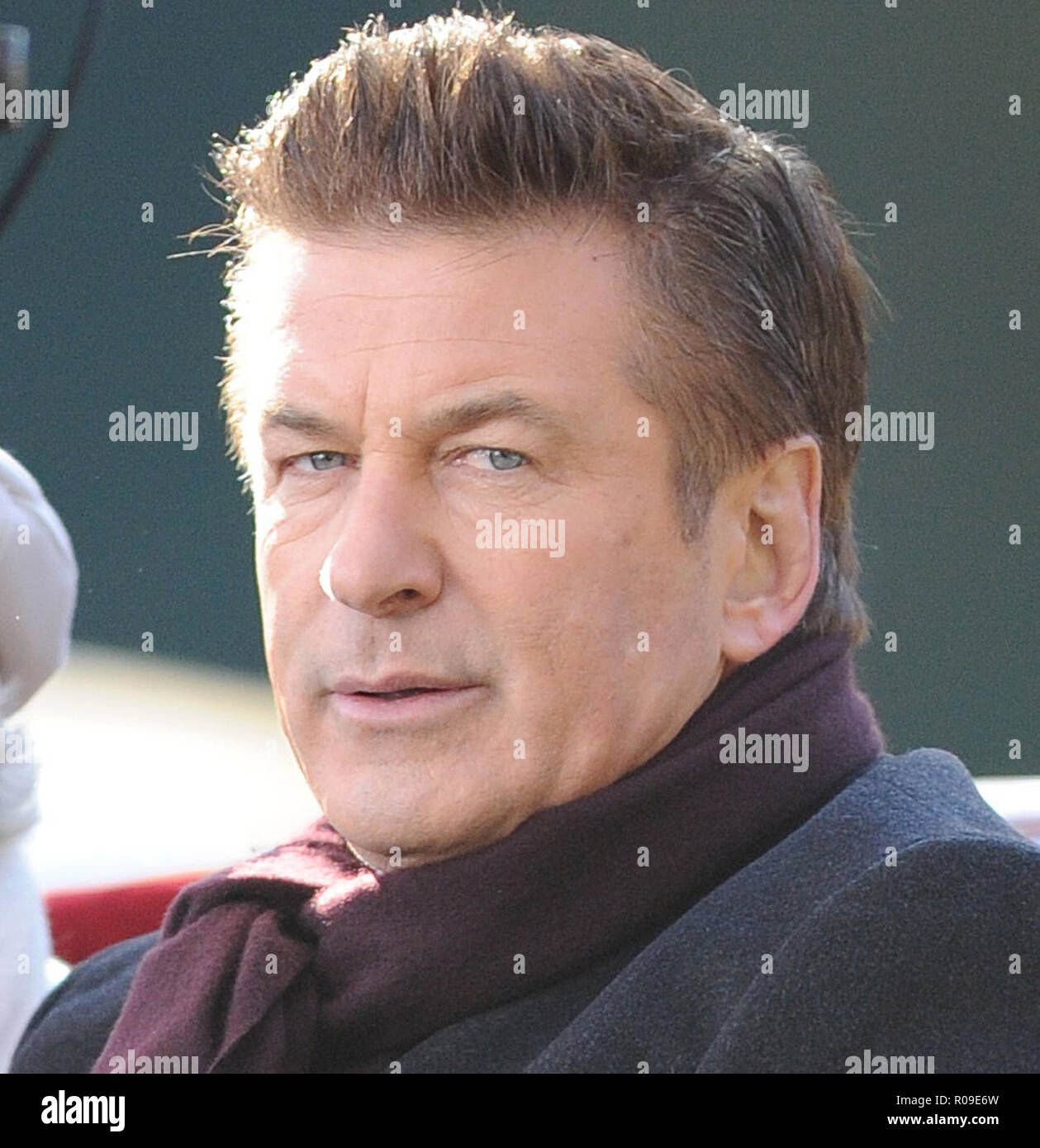 SMG Alec Baldwin NY33 Streets NOV2012 20.JPG NEW YORK, NY - NOVEMBER 2012: Alec Baldwin unterwegs auf den Straßen von NY. Am 2012. November in New York City. (Foto: Storms Media Group) Personen: Alec Baldwin Transmission Ref: NY33 Stockfoto