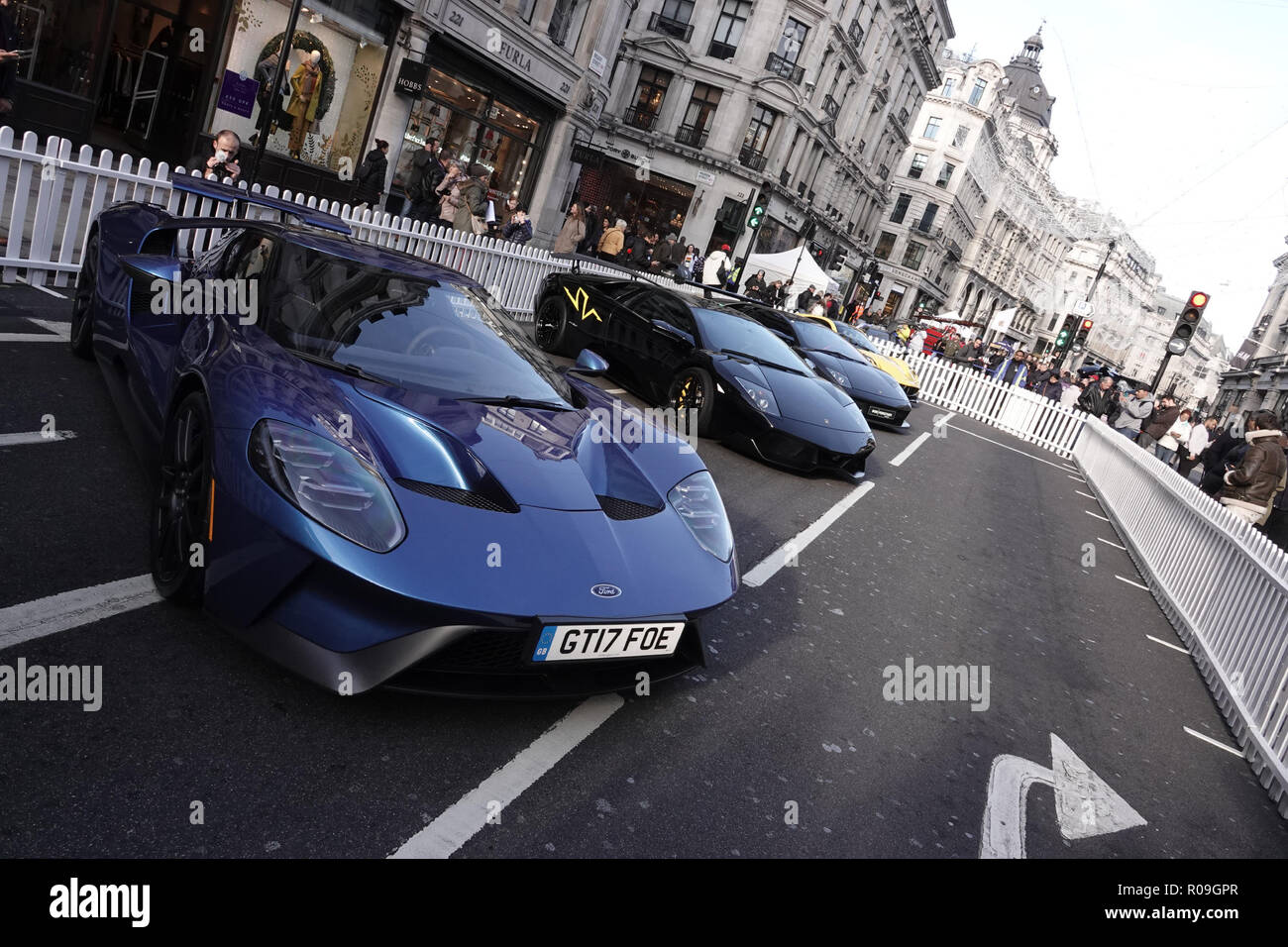 London, Großbritannien. 3. November 2018. Quartett der modernen Supercars auf Anzeige an der Illinois Route 66 gesponsert, Regent Street Motor Show, Westminster, London, UK Credit: Motofoto/Alamy leben Nachrichten Stockfoto