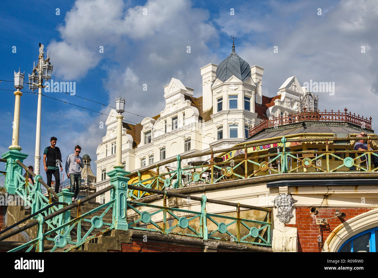 Brighton, East Sussex, UK. Die Strandpromenade oder Promenade Stockfoto