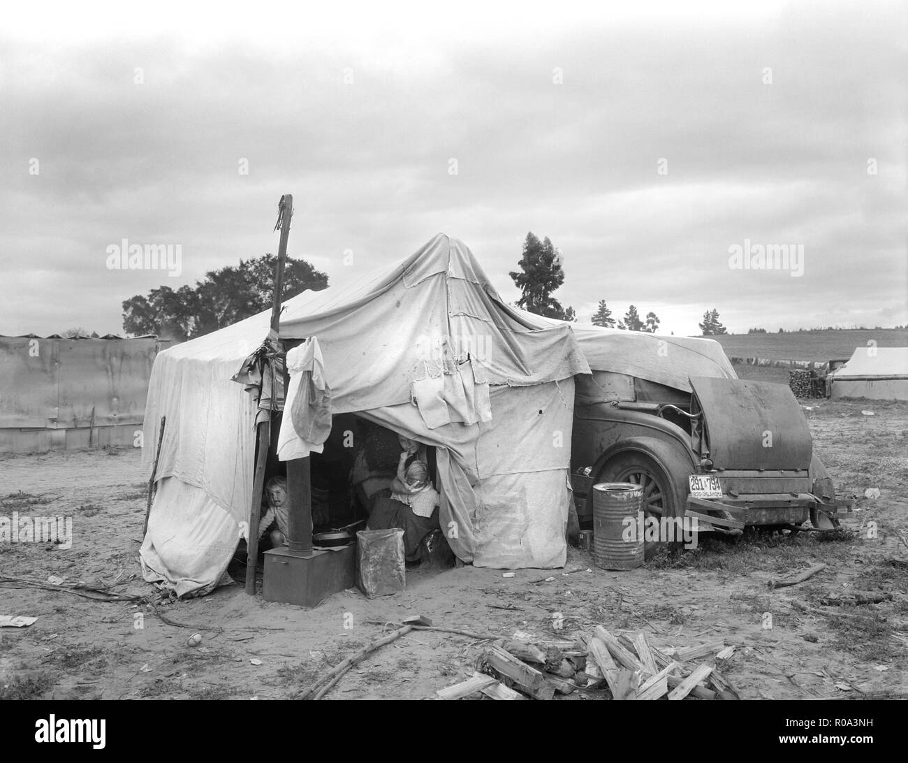 Die Erbse Picker Home, die Gewähr für die Neuansiedlung Camps für landwirtschaftliche Wanderarbeit, Nipomo, Kalifornien, USA, Dorothea Lange, Farm Security Administration, März 1936 Stockfoto