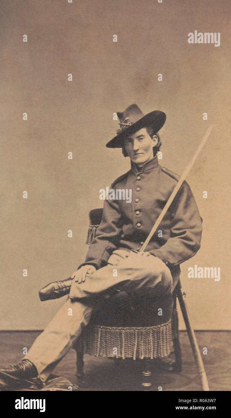 Frances Clalin Clayton, Frau, die sich selbst als Mann verkleidet, 'Jack Williams, 'in der Unionsarmee während des Amerikanischen Bürgerkrieg zu kämpfen, Sitzen Portrait tragen Uniform, Samuel Masuren, 1865 Stockfoto