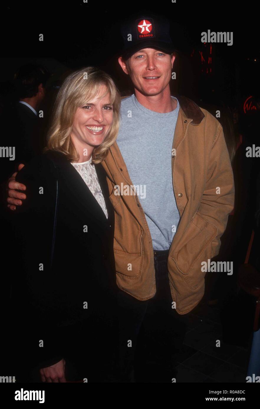 LOS ANGELES, Ca - 3. Dezember: Schauspieler Robert Patrick und Frau Barbara Patrick besuchen Virgin Megastore Eröffnung am 3. Dezember in Los Angeles, Kalifornien 1992. Foto von Barry King/Alamy Stock Foto Stockfoto